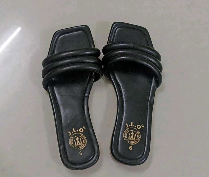 Black Flat Sandle Perfect for Summer🌞🏖️
