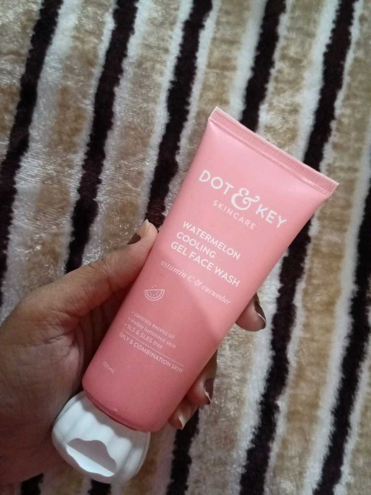 Dot And Key Skin Care Watermelon Cooling Facewash