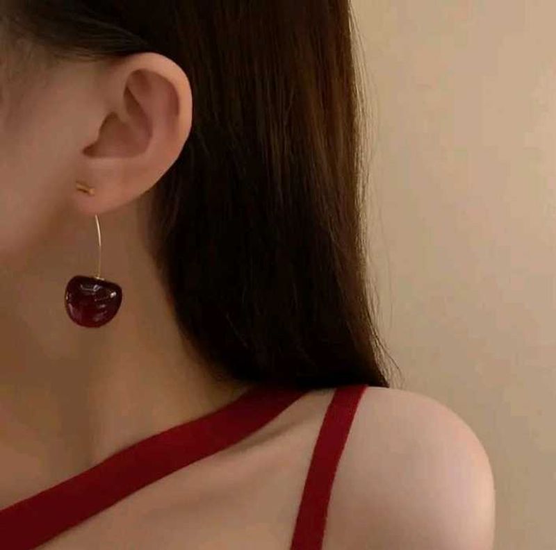 Cherry Earring 🍒