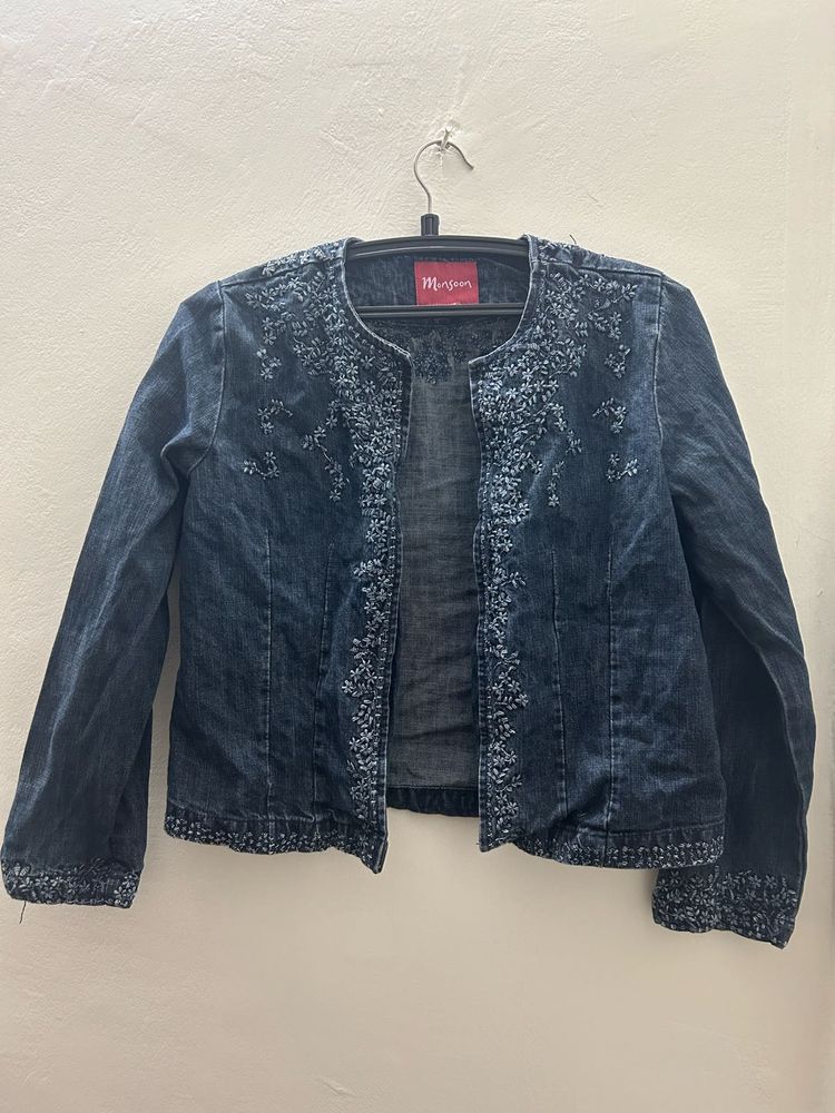 Embroidered Cropped Denim Jacket