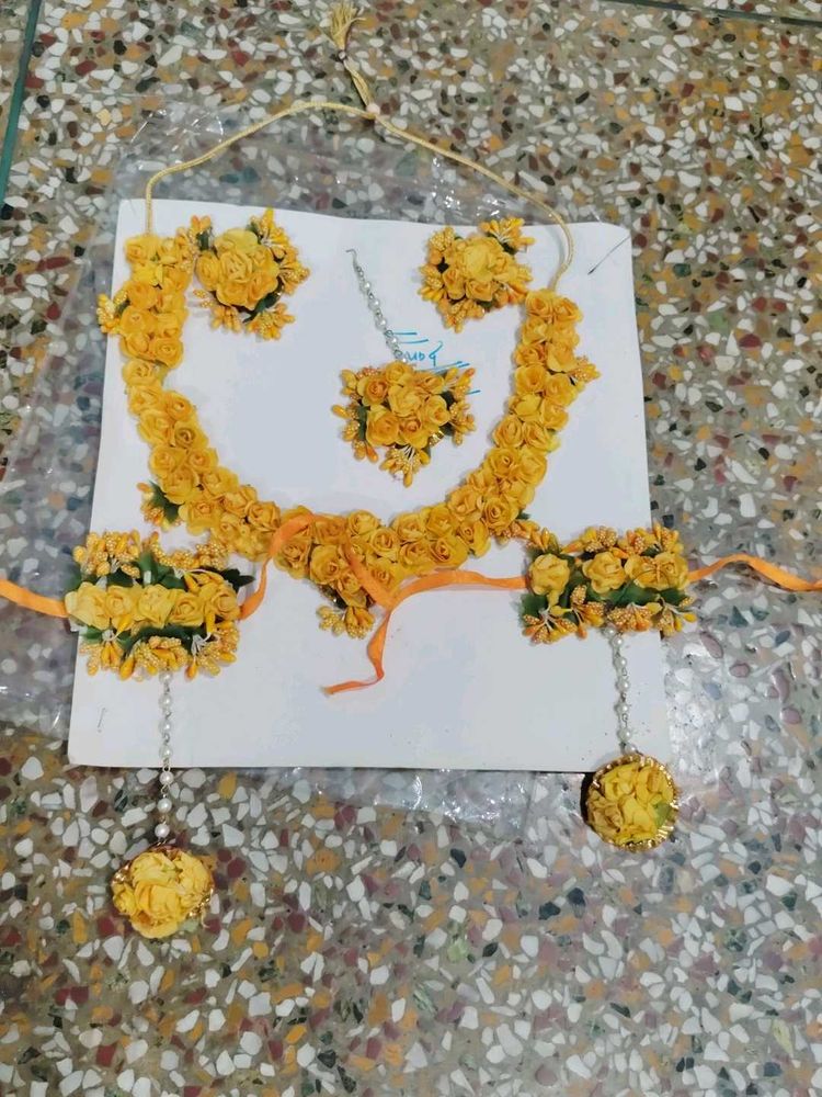 yah haldi ka set hai aur bahut jyada beautiful ha