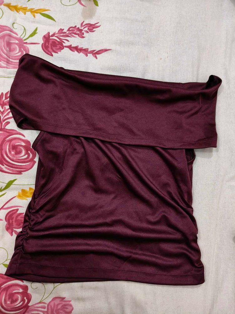 Burgundy Off-Shoulder Top size - large (97cm)