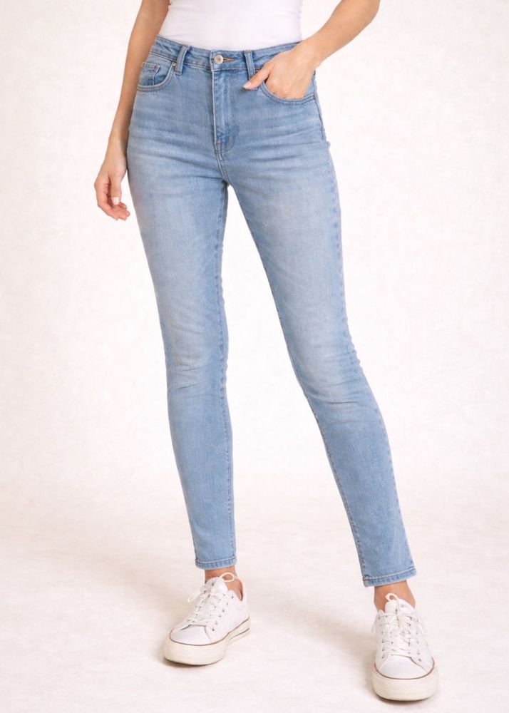 Light Wash Skinny Jeans