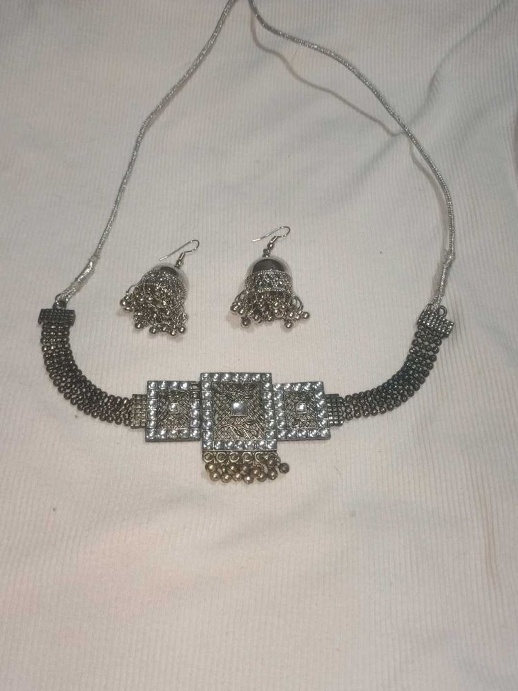 Necklace &amp; Earring Set