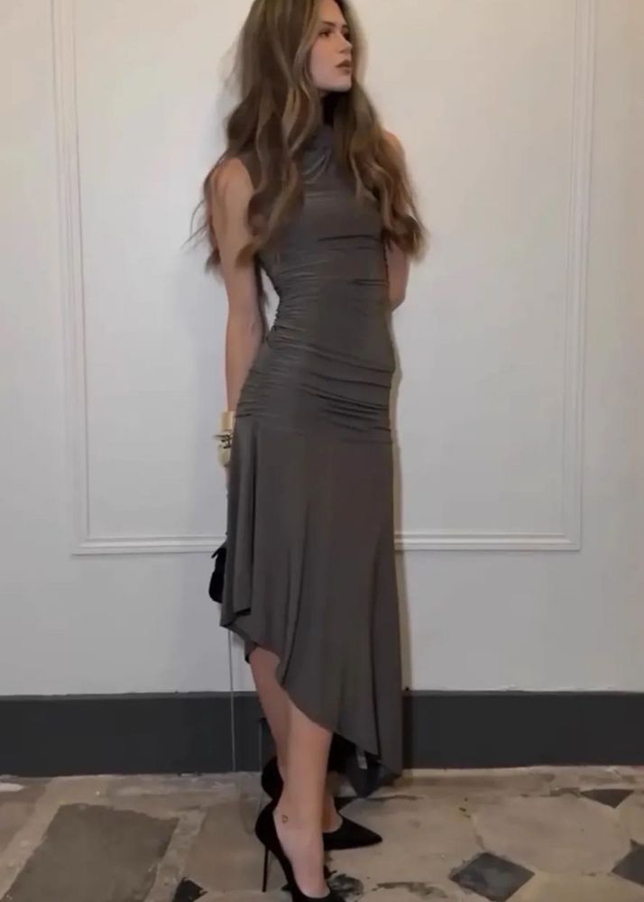Elegant Gray Midi Dress