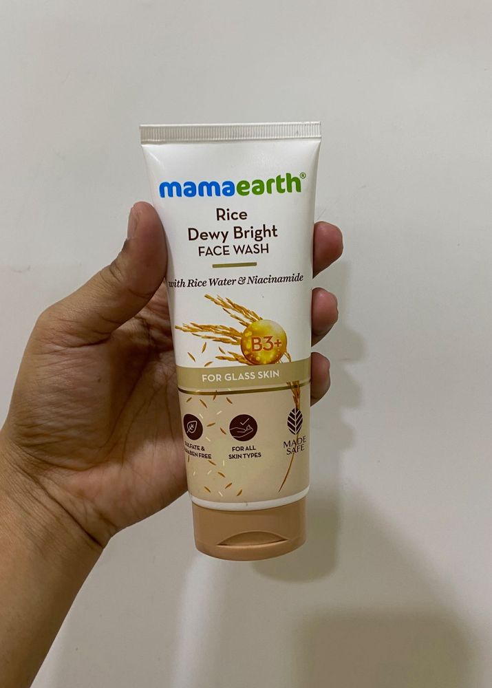 Mamaearth Rice Dewy Bright Face Wash
