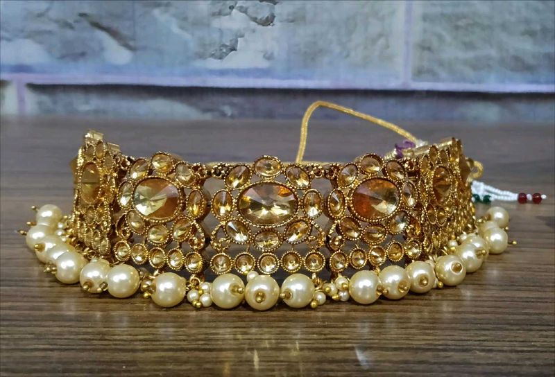 Elegant Gold-Tone Pearl Choker Necklace