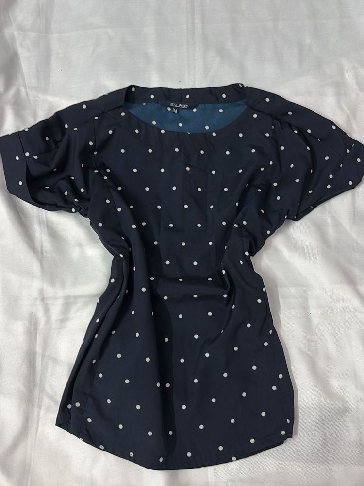 polka doted top