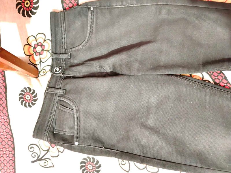 jeans of black 🖤 colour