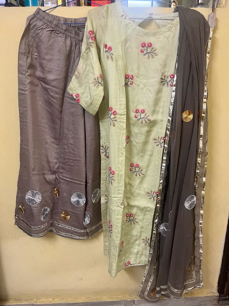 Embroidered Kurta Set