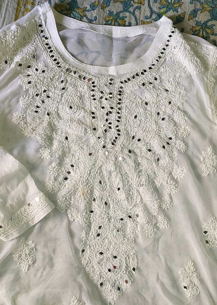 Chikenkari kurti