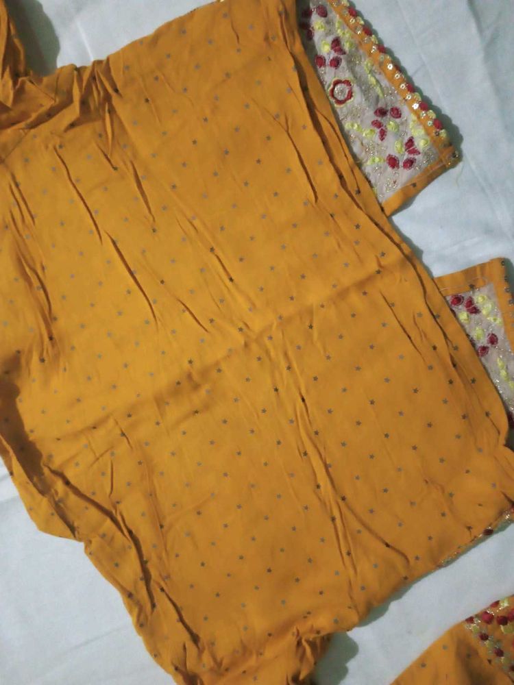 Mustard Jacket with Embellished Sleeves❤️🫶🏻