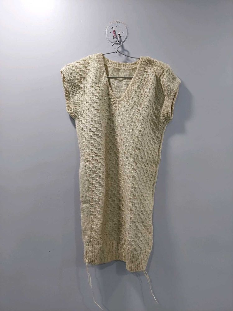 Off-white Handmade Sleeveless Half Sweater