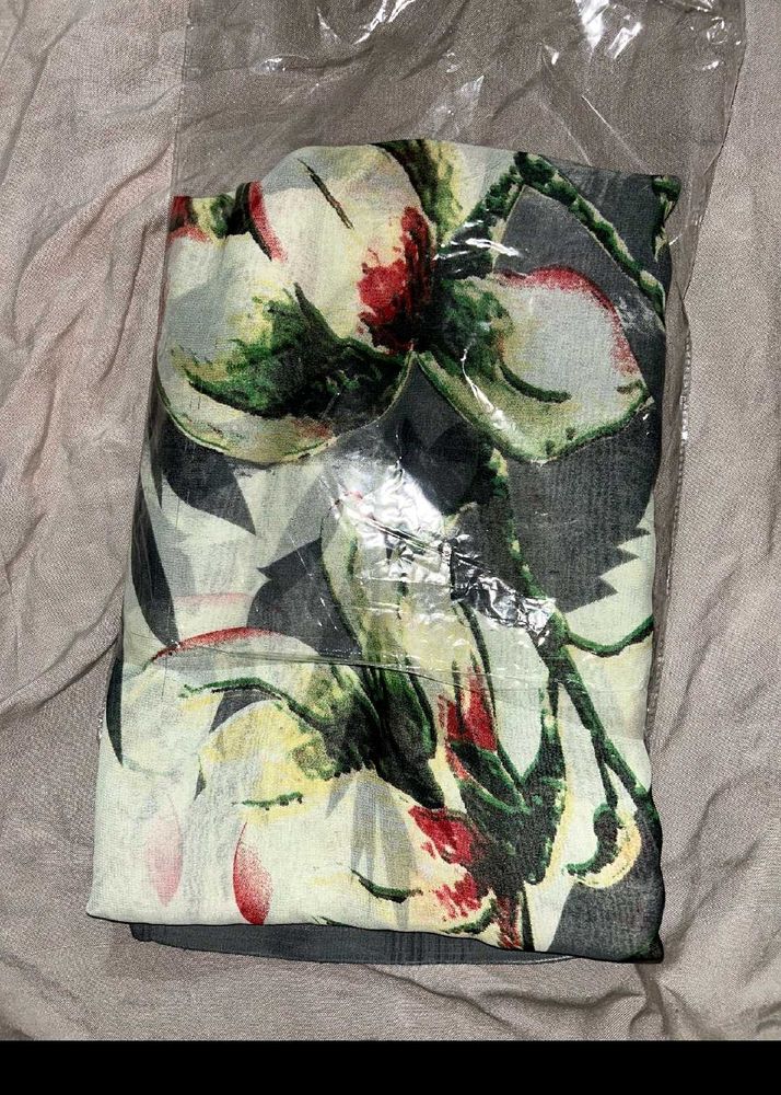 unused Floral Print saree