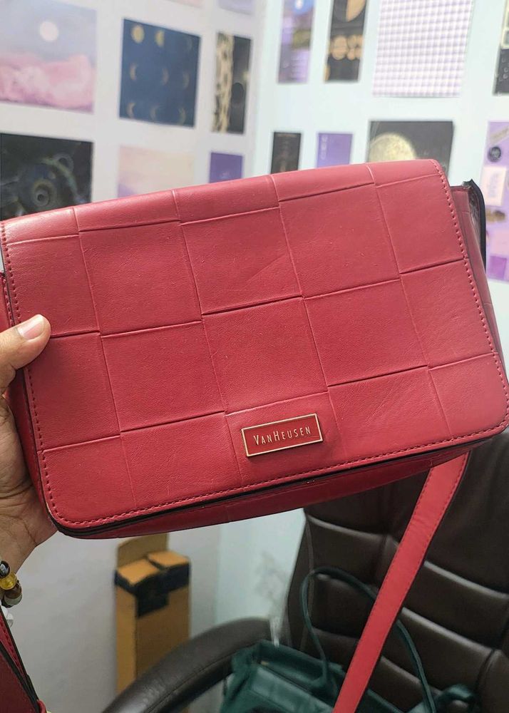 Van Heusen Sling Bag