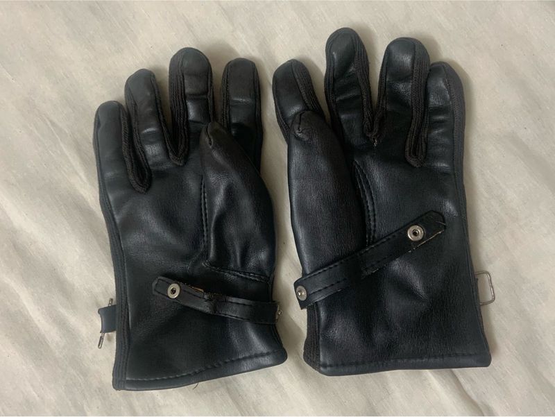 Black Leather Gloves
