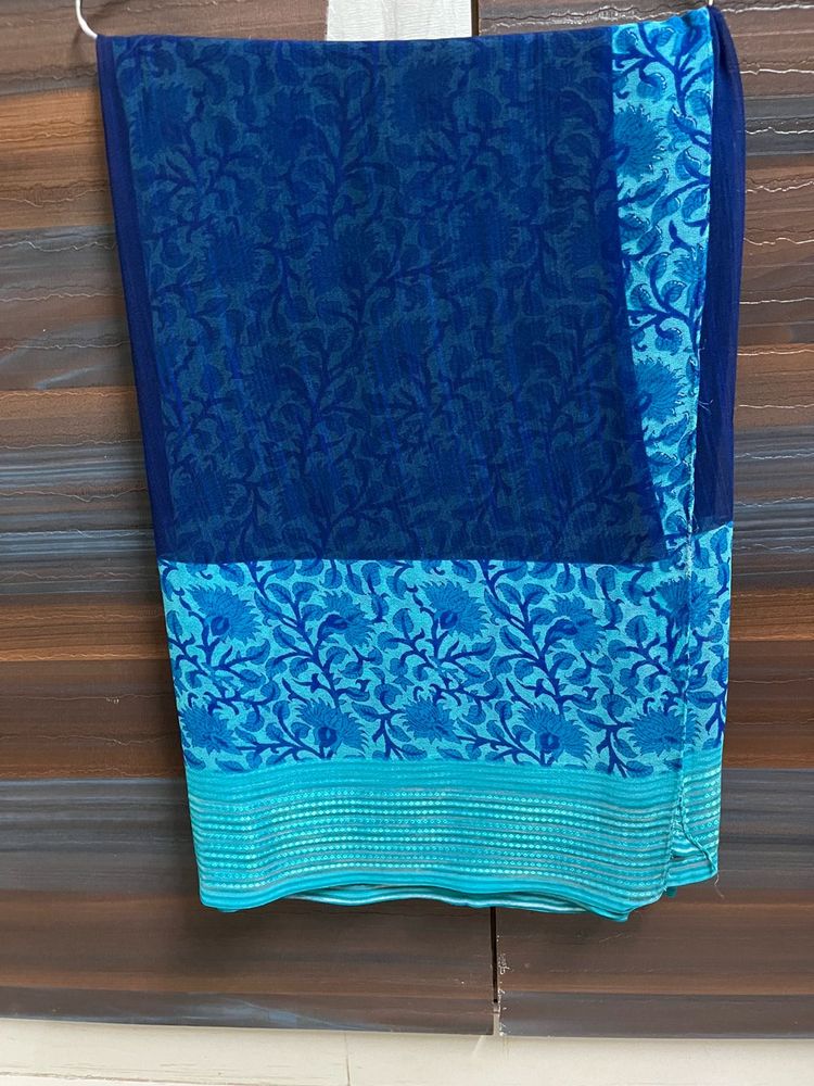 blue floral print saree