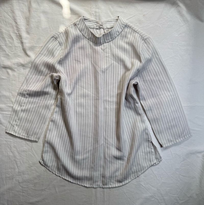 White Stripped collar Top
