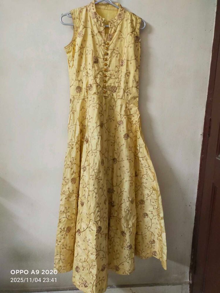 Elegant Cream Floral Kurta