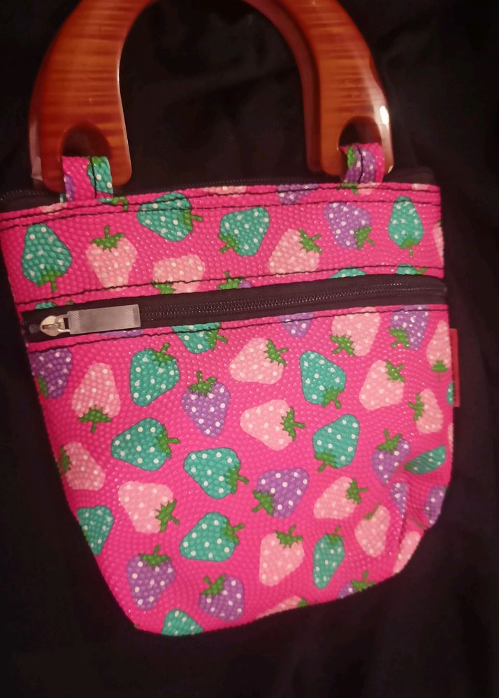 Pink Bag With Strawberries 🍓500