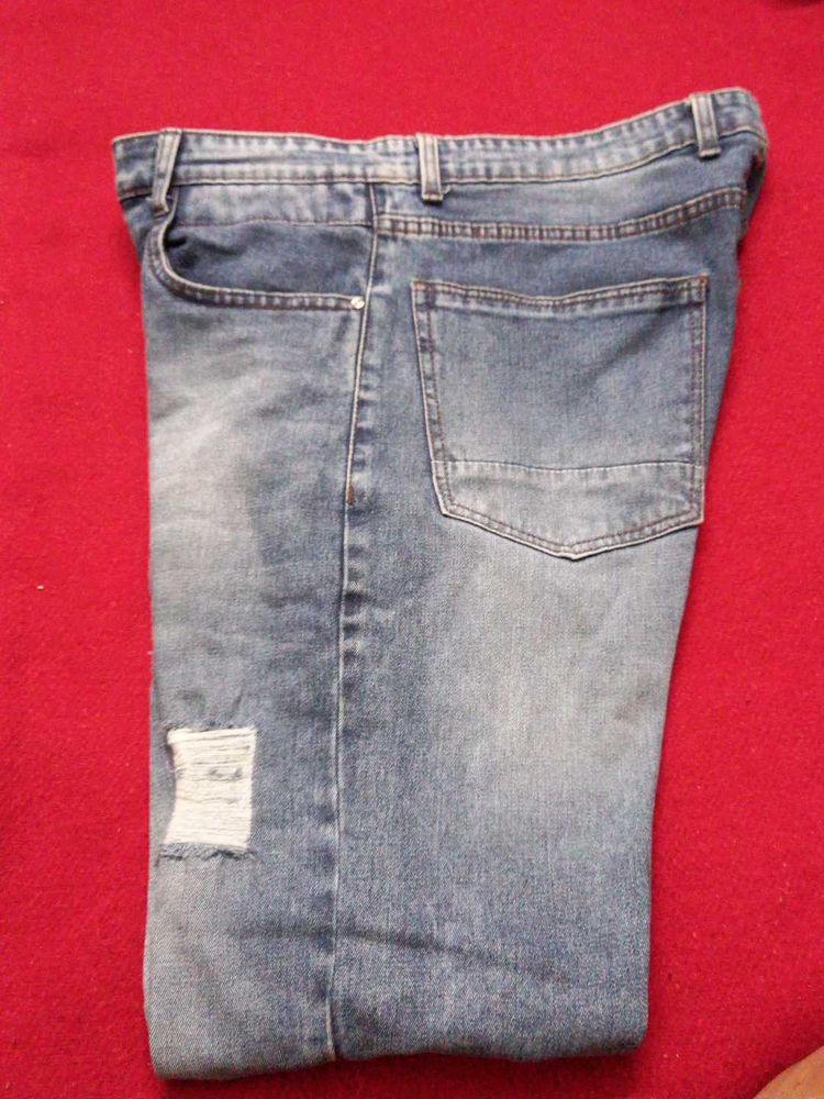 Distressed Denim Jeans top fit