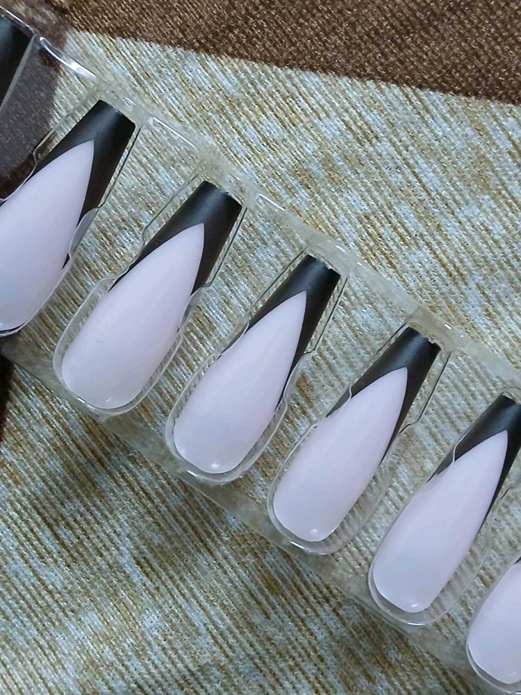 Press On-Nails