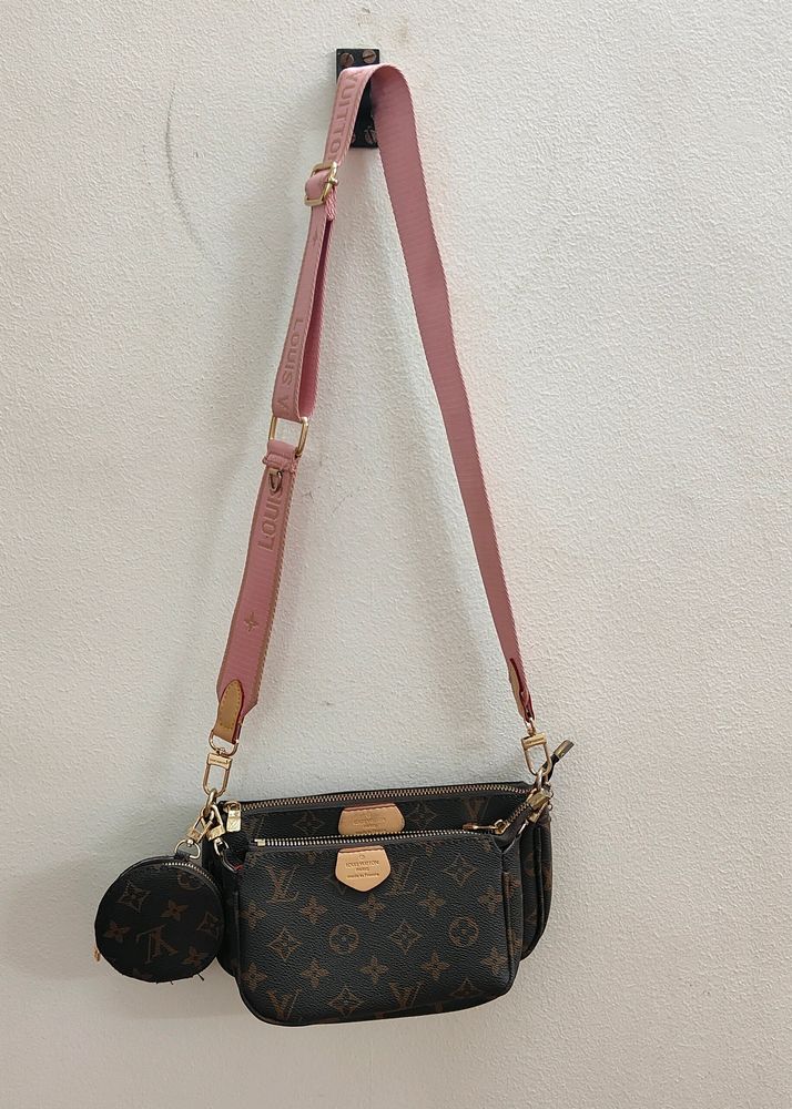LOUIS VUITTON Pochette Sling Bag