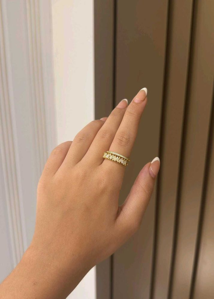 Elegant Gold Ring