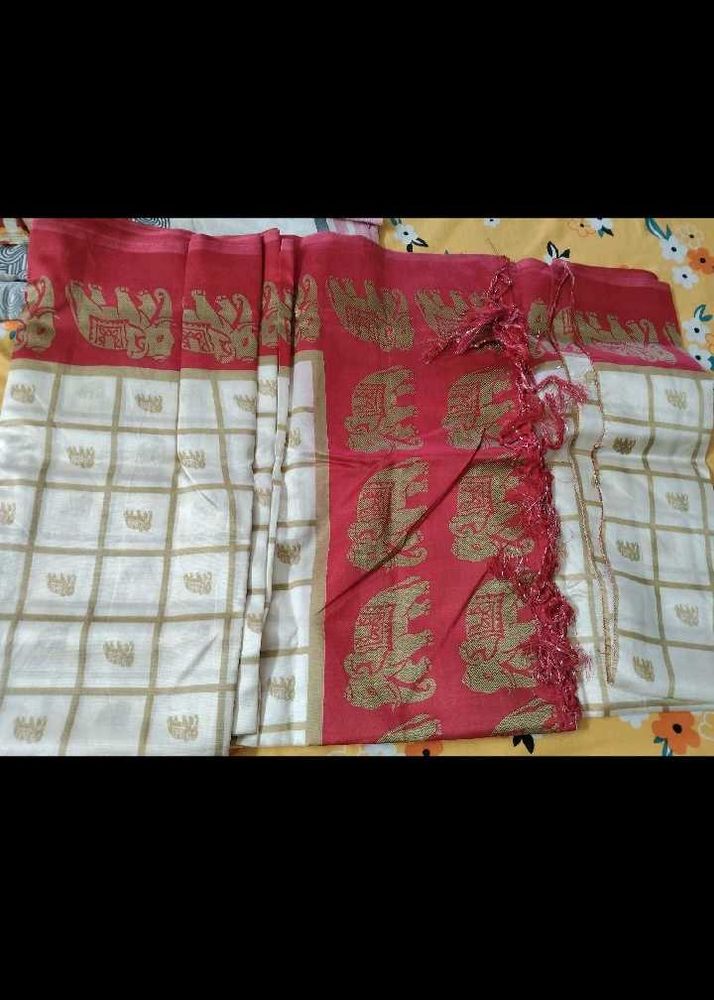 Beautiful Saree With Blouse