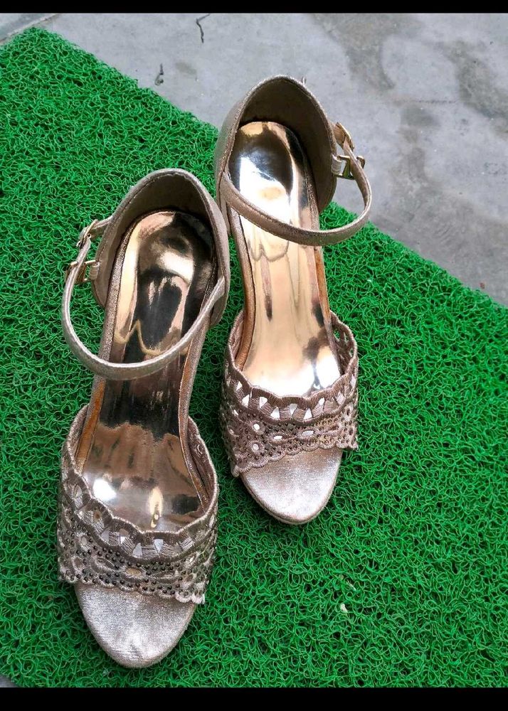 Golden Colour Heels