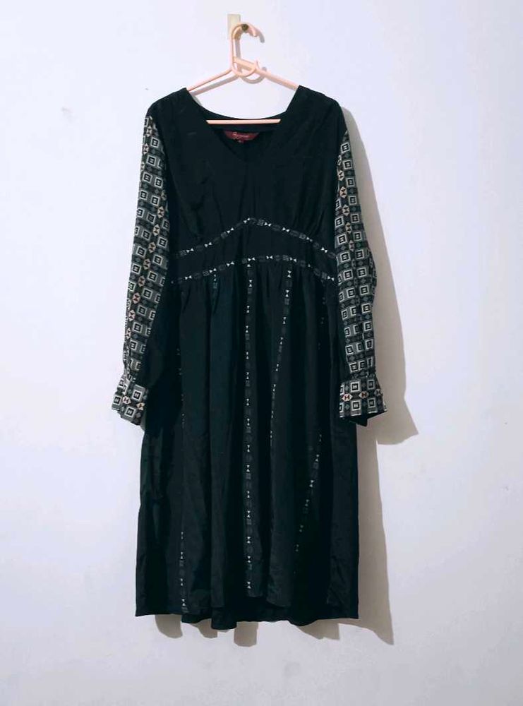 Sangria Black Dress