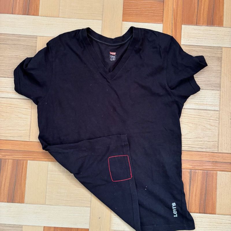 V Neck Levis T Shirt