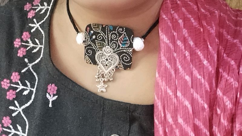 New Handmade Choker