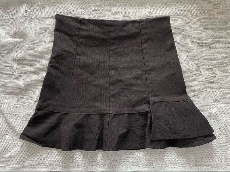 Ruffled Hem Mini Skirt