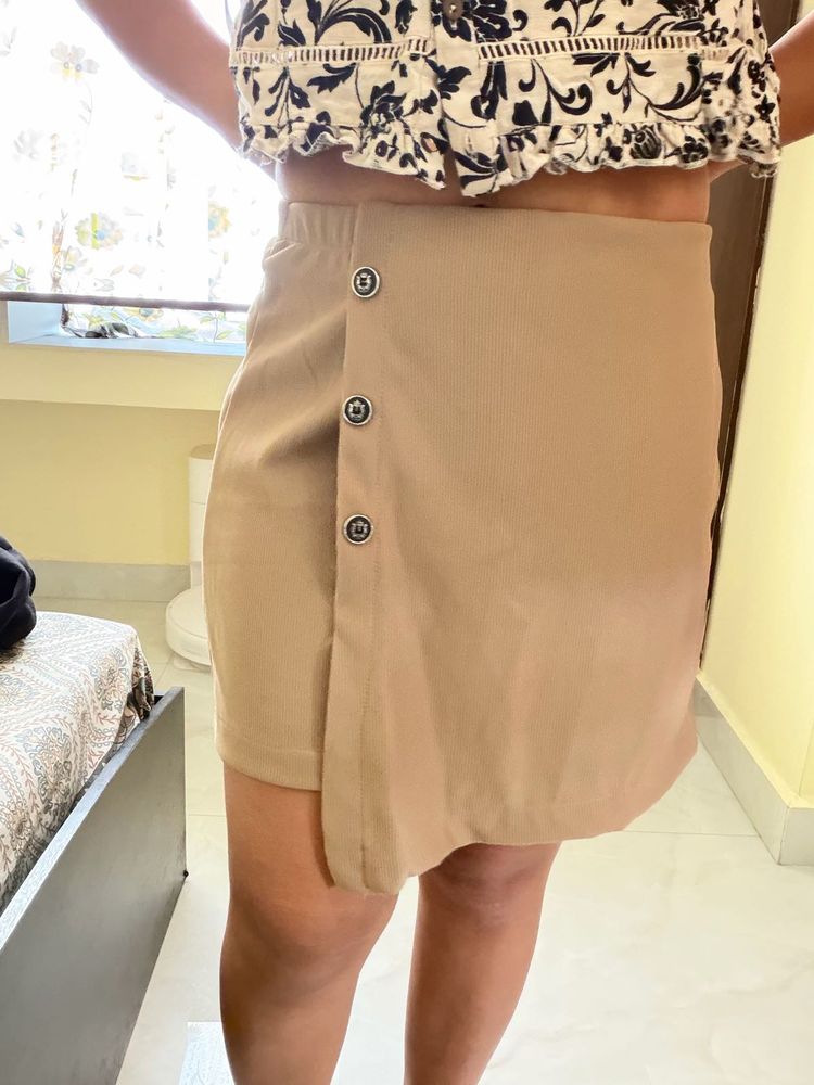 Chic Beige Mini Skirt