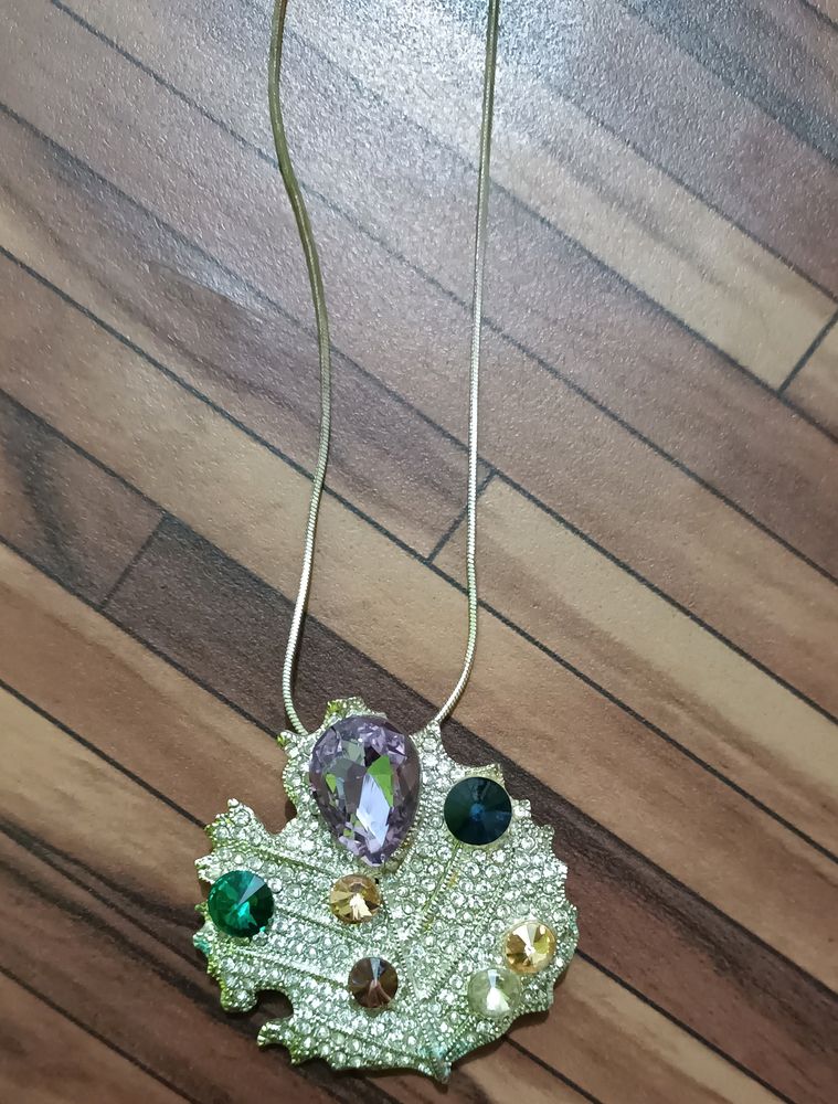 Rhinestone Leaf Pendant Necklace