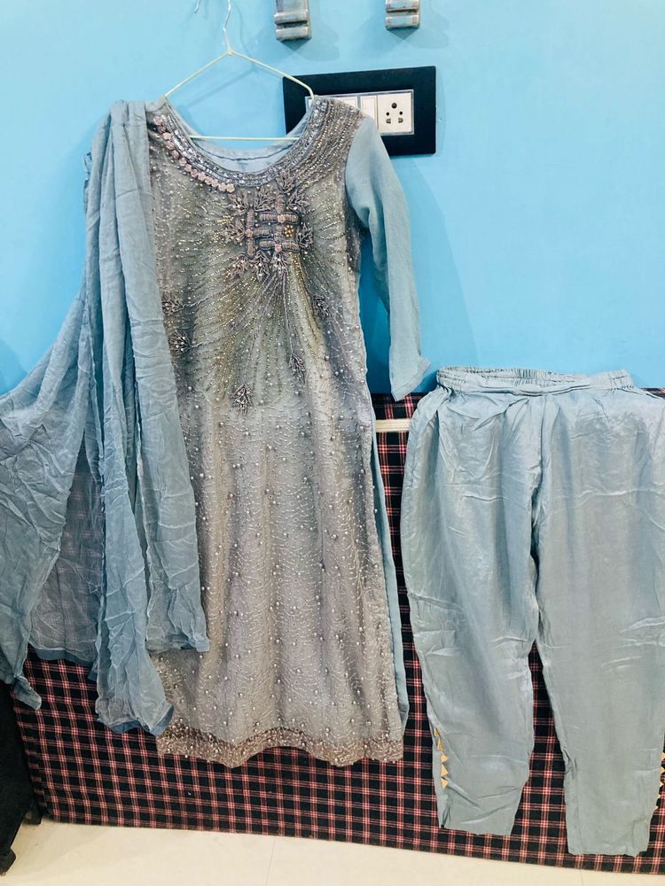 Elegant pakistani designer suit