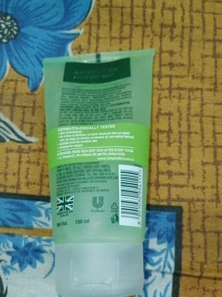 Simple Moisturizing Facial Wash
