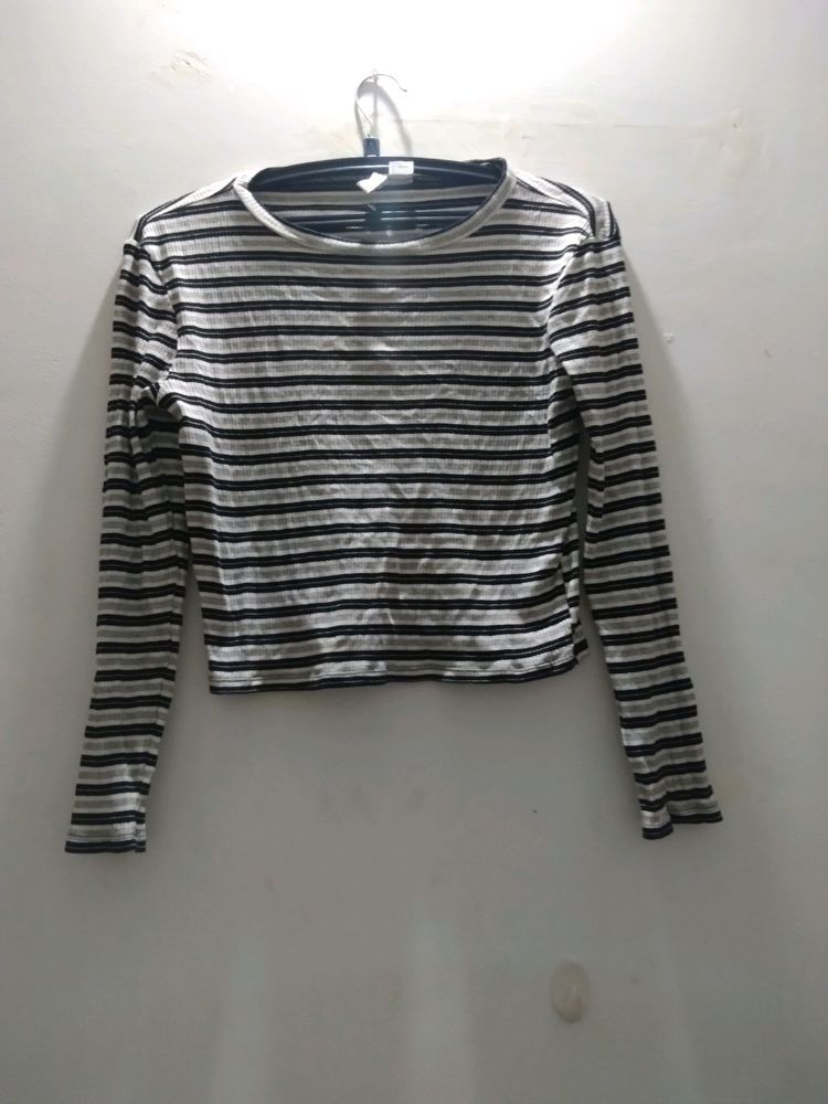 H&amp;M crop top  Streachable Till 36 Bust