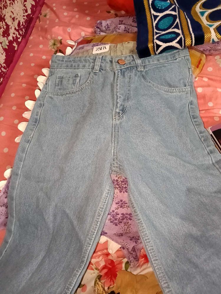 Zara Light Wash Jeans
