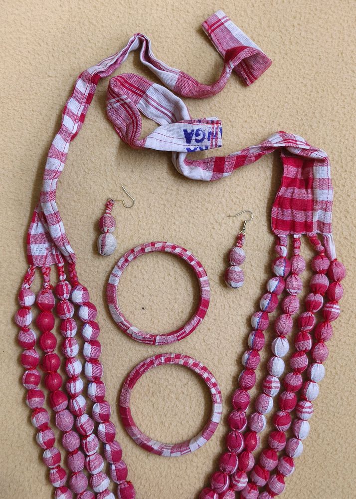 Neckpiece