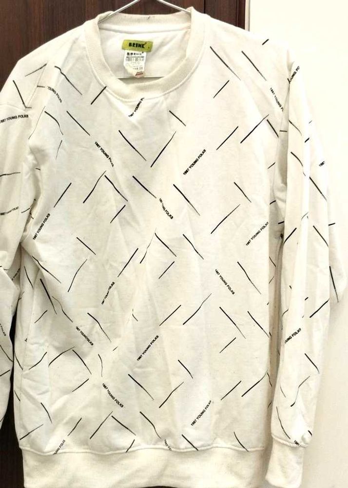Patterned White Sweatshirt