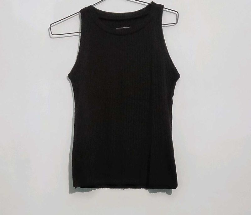 Black Round Neck Sleeveless Top