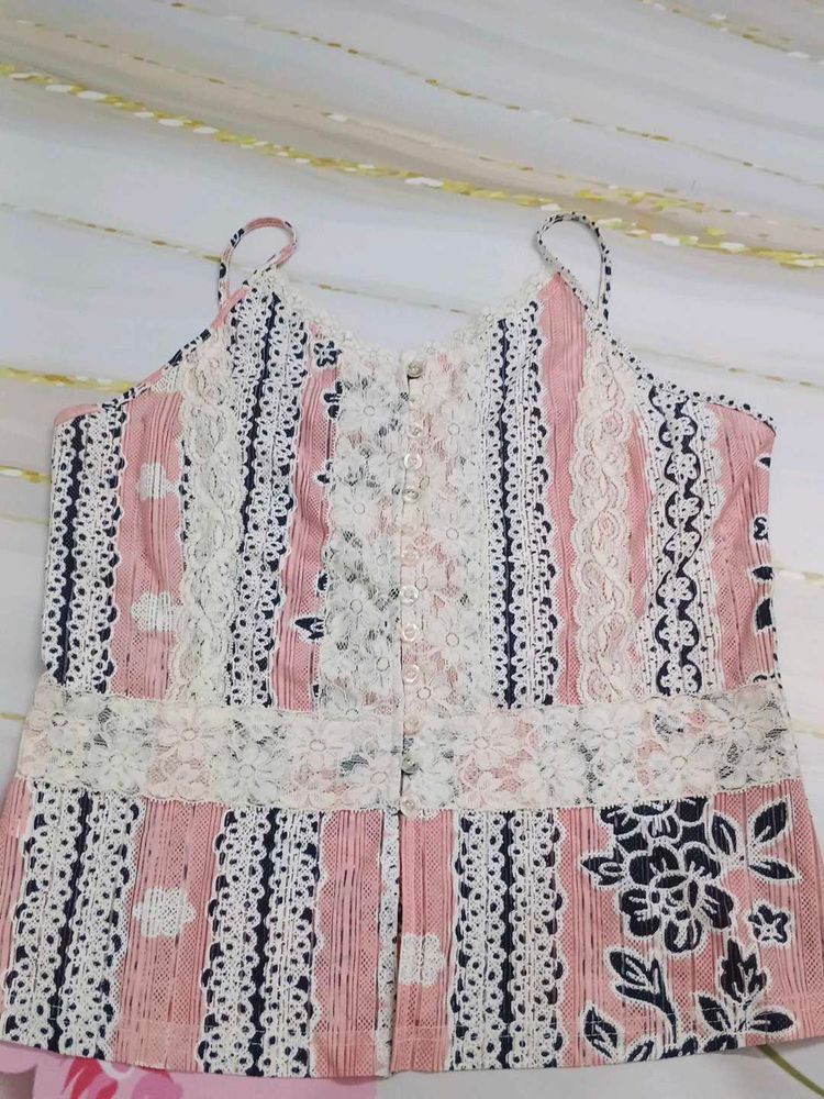 (800)Lace Trim Cami Top