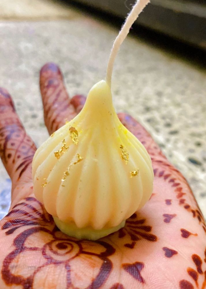 Modak Candle with Gold Flakes Set Of 5