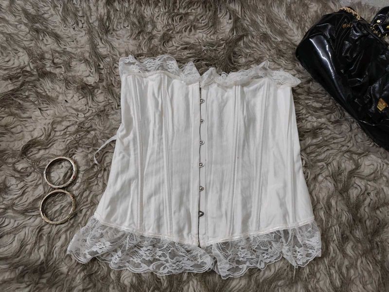 White Bonee Lqce Detail Corset