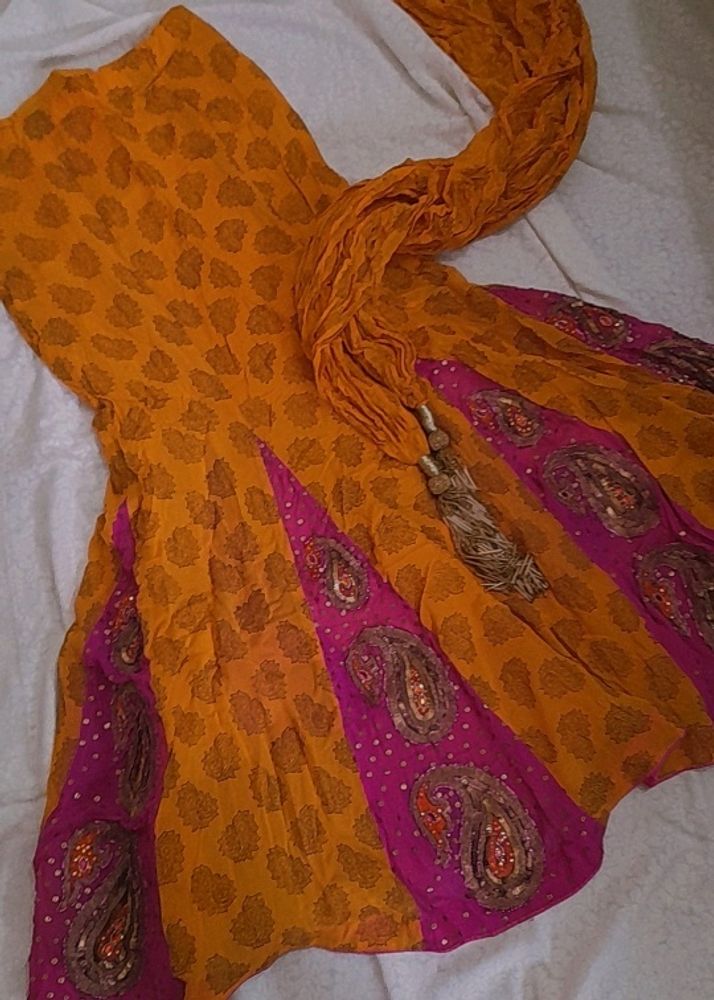 Sale! HEERAMANDI INSPIRED GORGEOUS LEHENGA ✨️🌼🕊