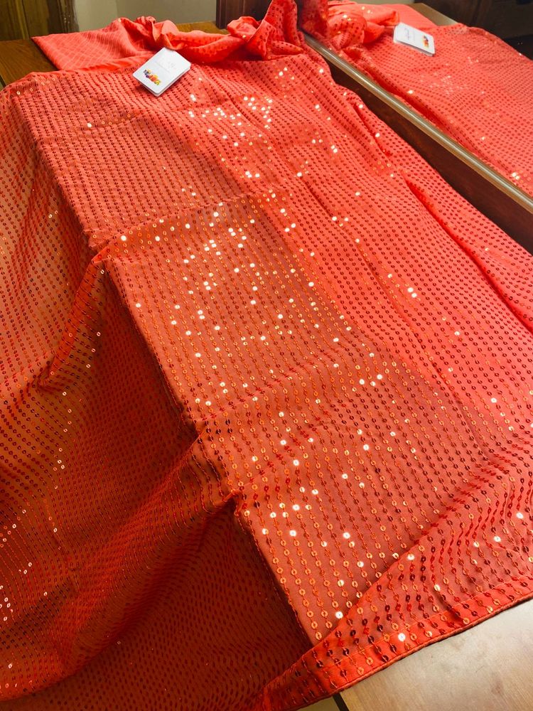 🩷coral peachish pink Sequin saree🩷