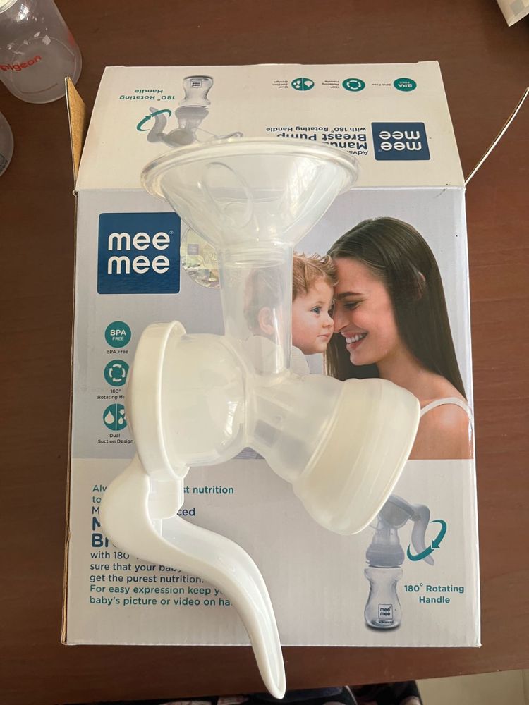 Manual Breast Pump With Bottles