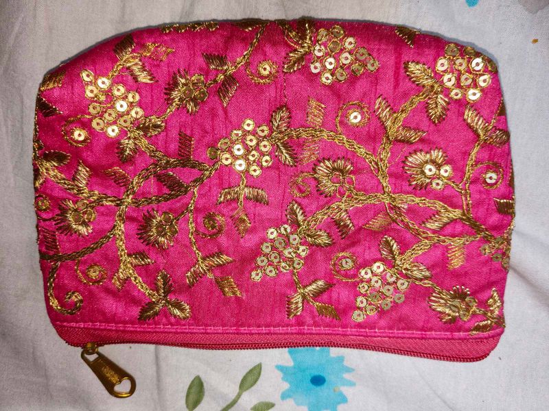 Elegant Embroidered Pouch – Traditional Charm